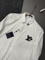 ⁦Louis Vuitton Signature White Long Sleeve Shirt ✨⁩ - الصورة ⁦2⁩