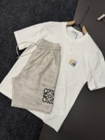 ⁦T shirt Loewe⁩ - الصورة ⁦2⁩